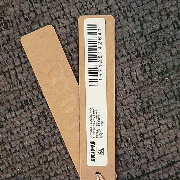 SKIMS bra - Picture 2 of 2